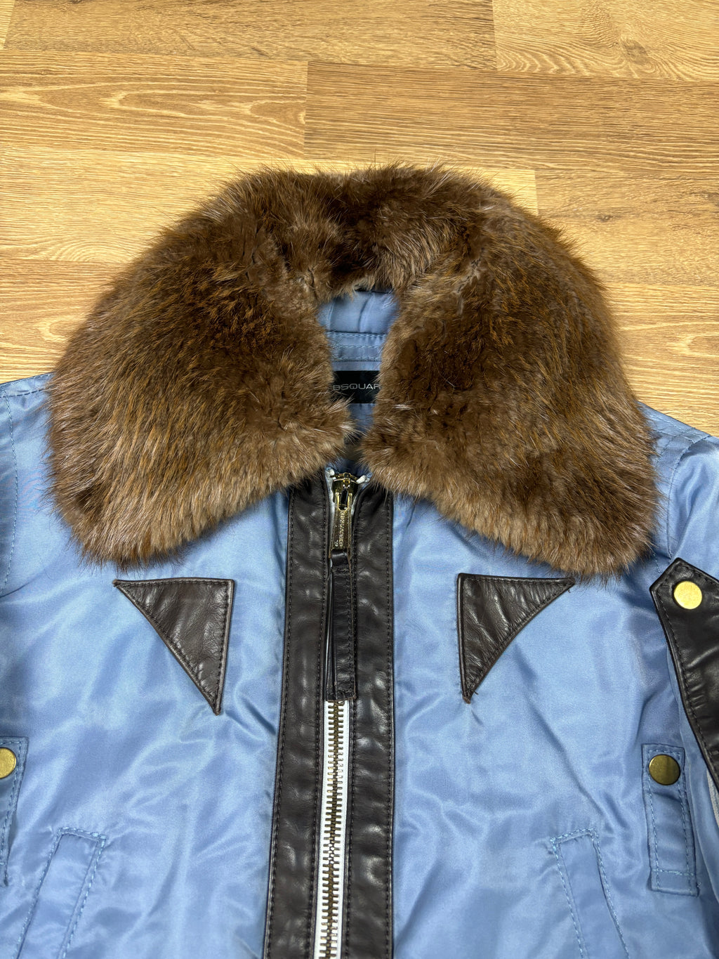 Chaqueta bomber con cuello de piel Dsquared2 de la pasarela AW2004