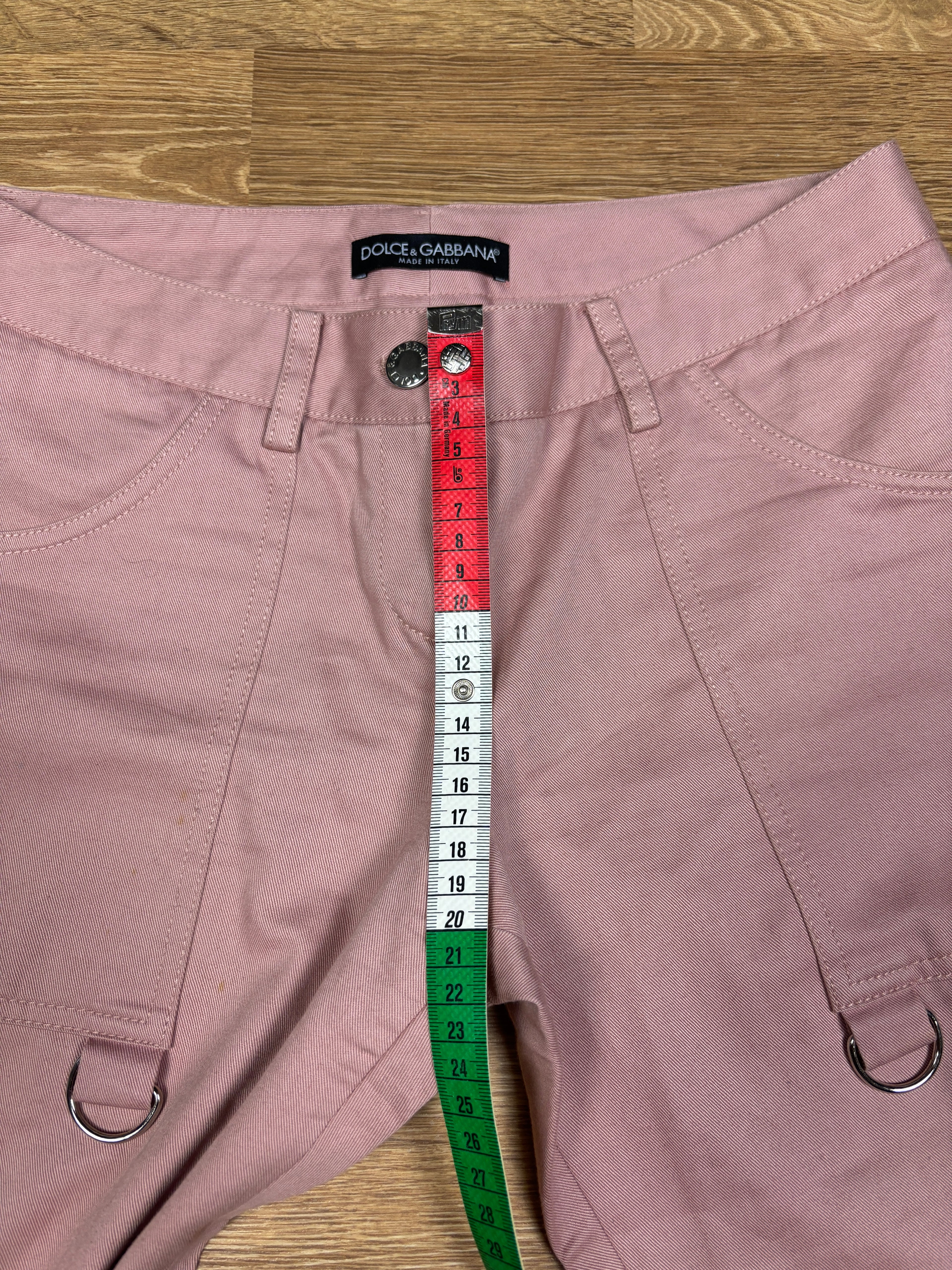 Pantalones utilitarios con tiras de bondage "SEX" de Dolce & Gabbana de la pasarela SS2003