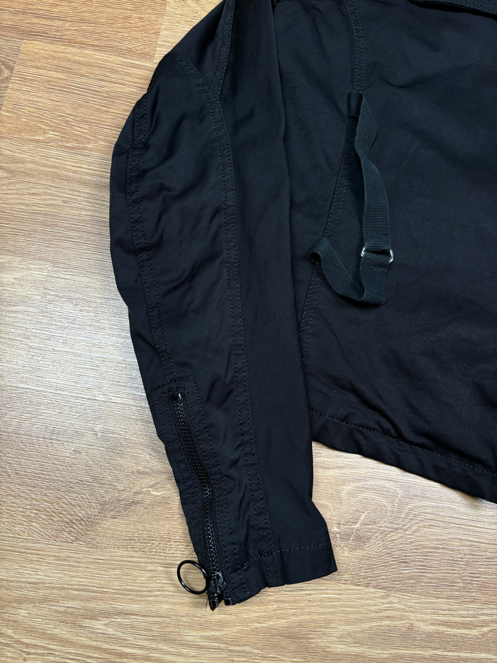 Chaqueta con capucha y cremallera técnica asimétrica Armani Jeans de los 2000
