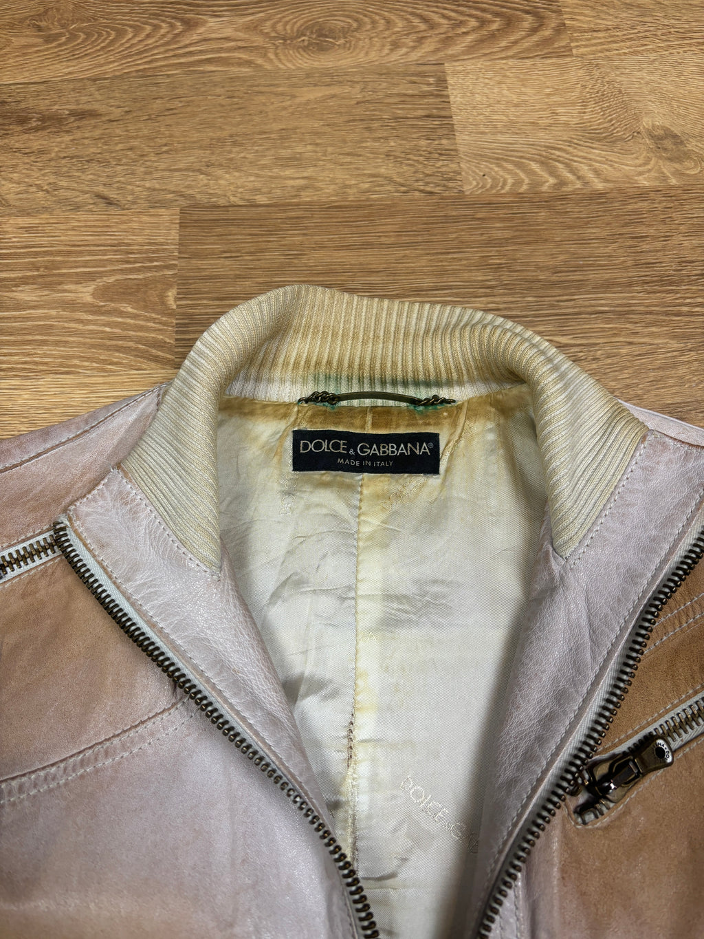 Chaqueta de piel de becerro de Dolce & Gabbana de los 2000, desteñida, con múltiples cremalleras