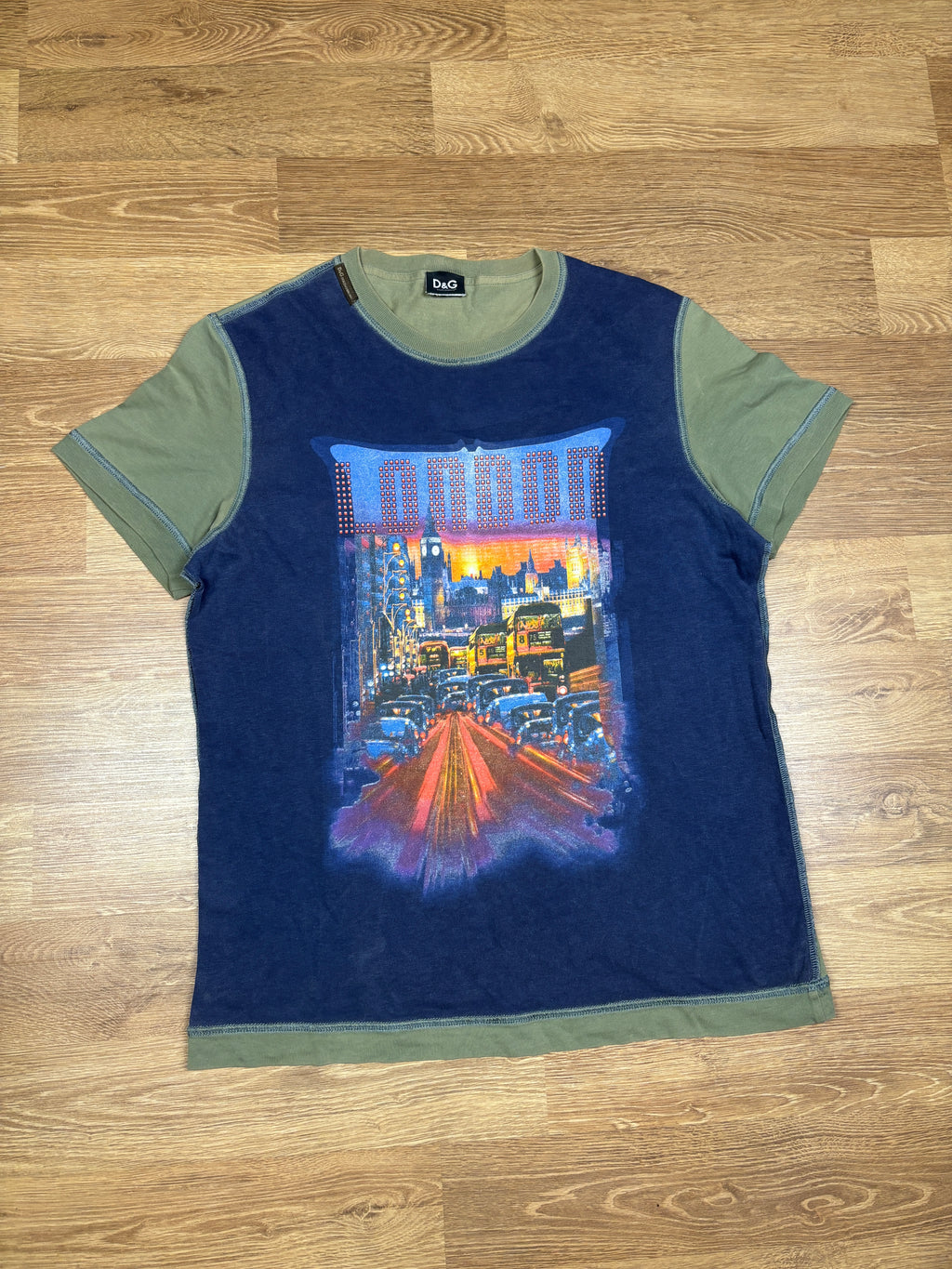 2000s D&G London Graphic Contrast Stitch T-Shirt