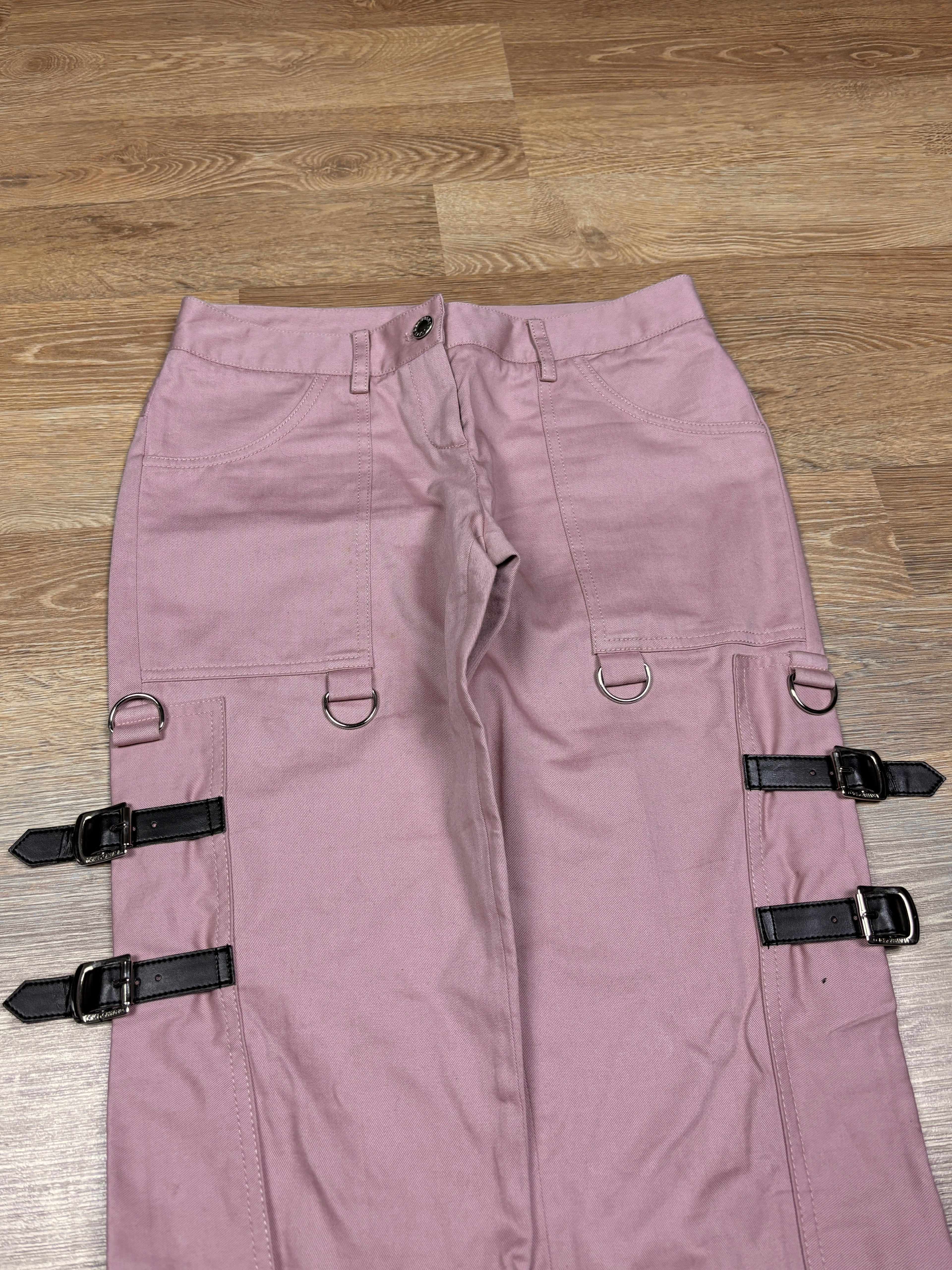 Pantalones utilitarios con tiras de bondage "SEX" de Dolce & Gabbana de la pasarela SS2003