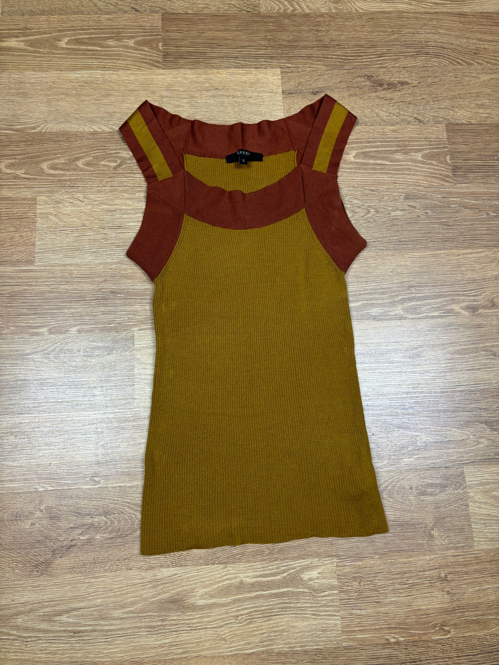 Tank top de punto acanalado con panel de Gucci de los 2000