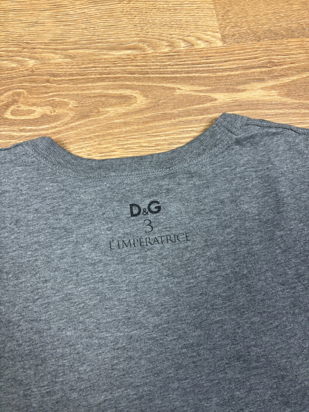 Camiseta gráfica D&G Naomi Campbell de los 2000