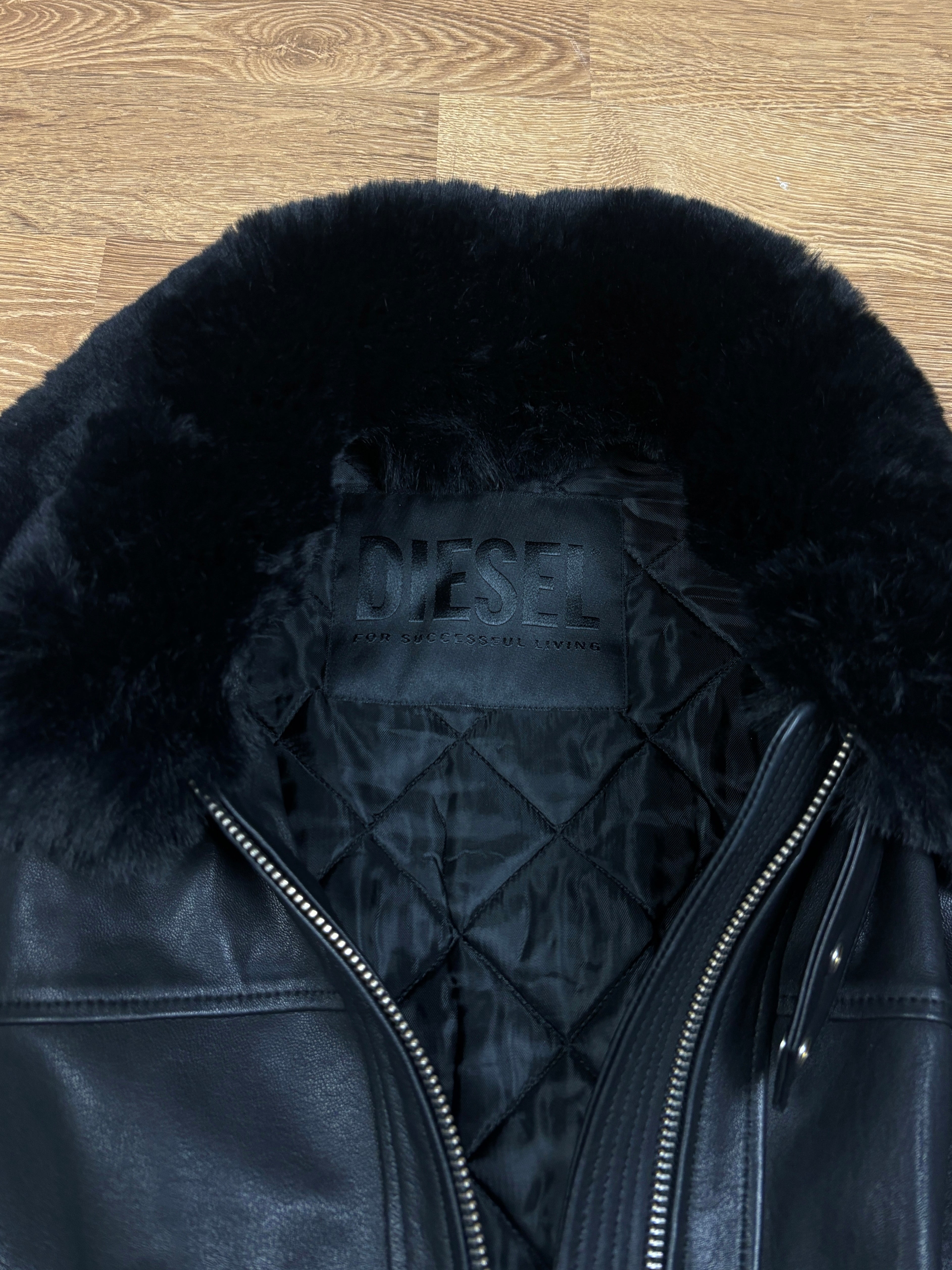 Chaqueta bomber de cuero negro con cuello de piel Diesel