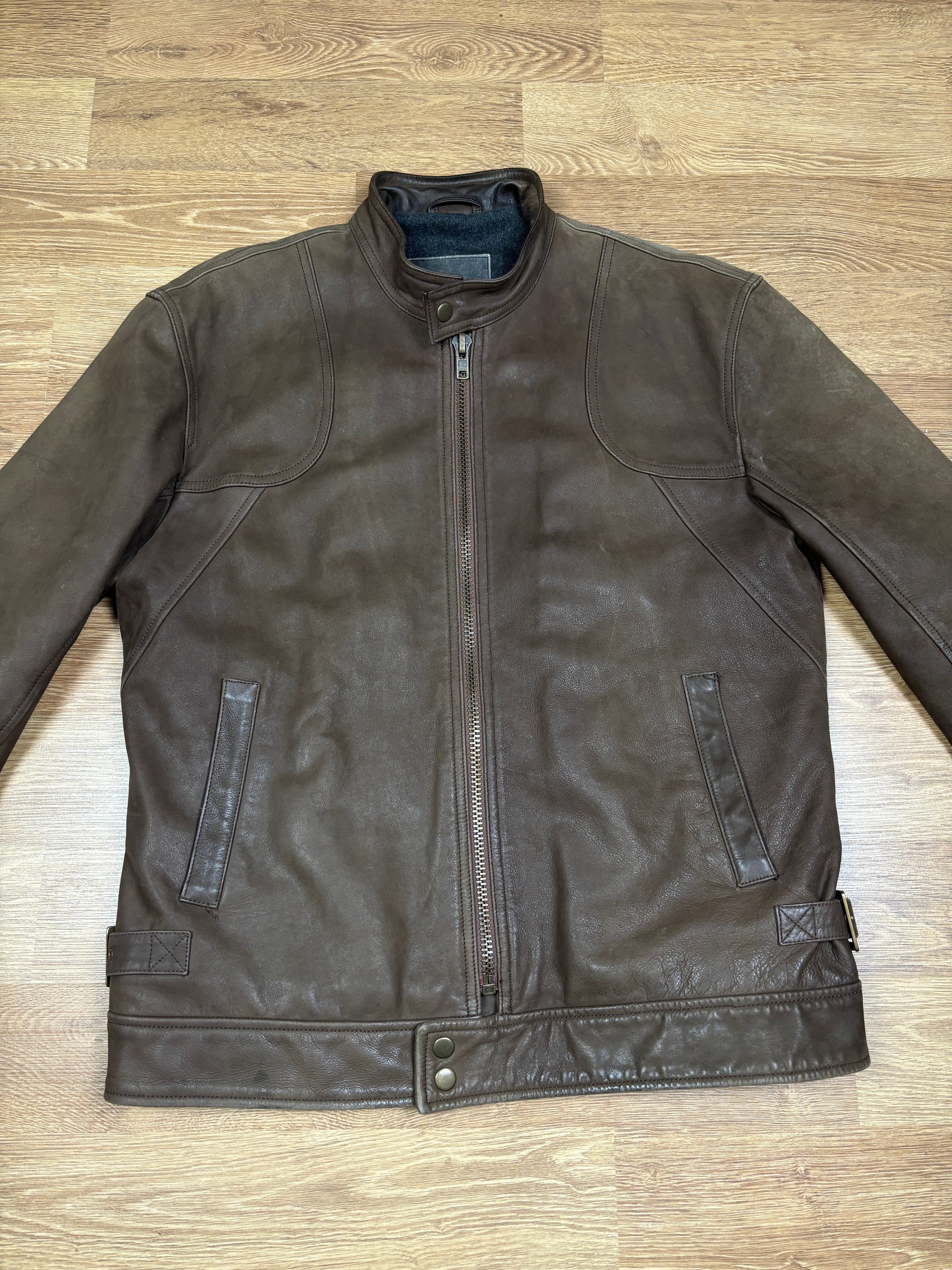 Chaqueta de cuero marrón desgastado Gianfranco Ferré de los años 2000