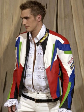 Chaqueta de cuero para motociclista de pasarela Dolce & Gabbana SS2002
