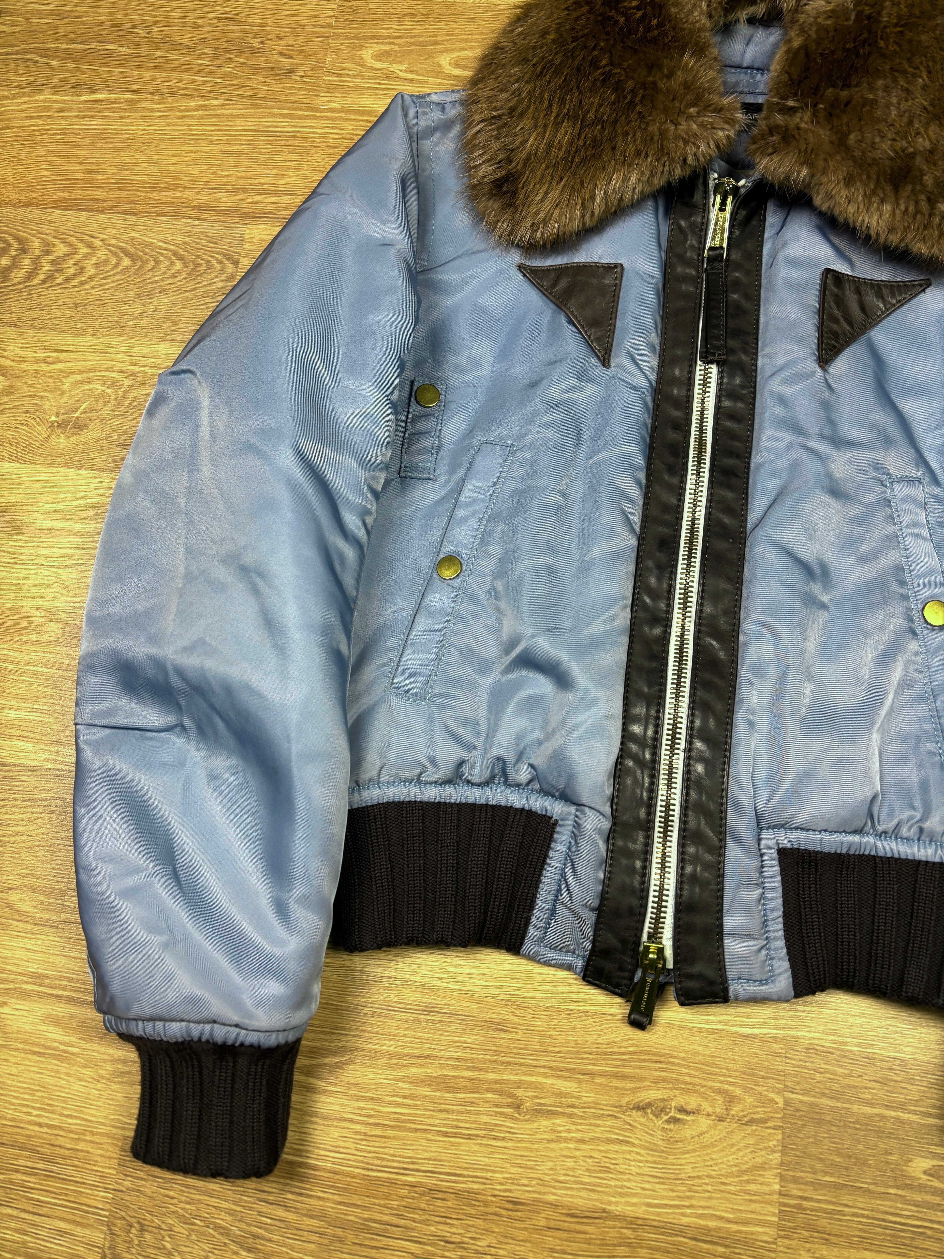 Chaqueta bomber con cuello de piel Dsquared2 de la pasarela AW2004