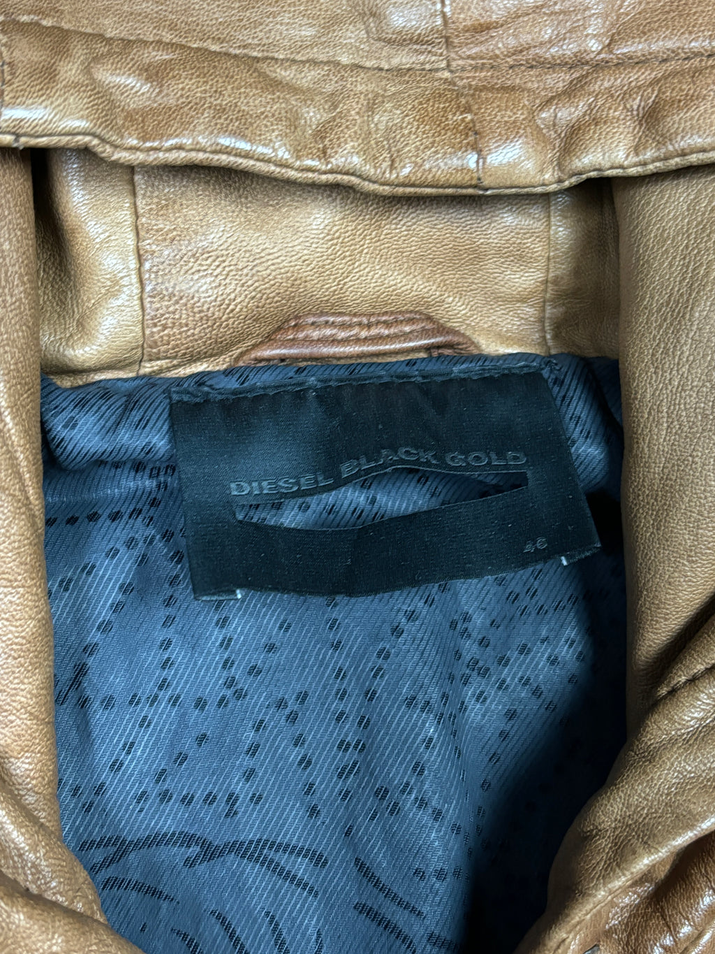 Chaqueta de cuero con capucha Diesel Black Gold y parches de estrellas marrones