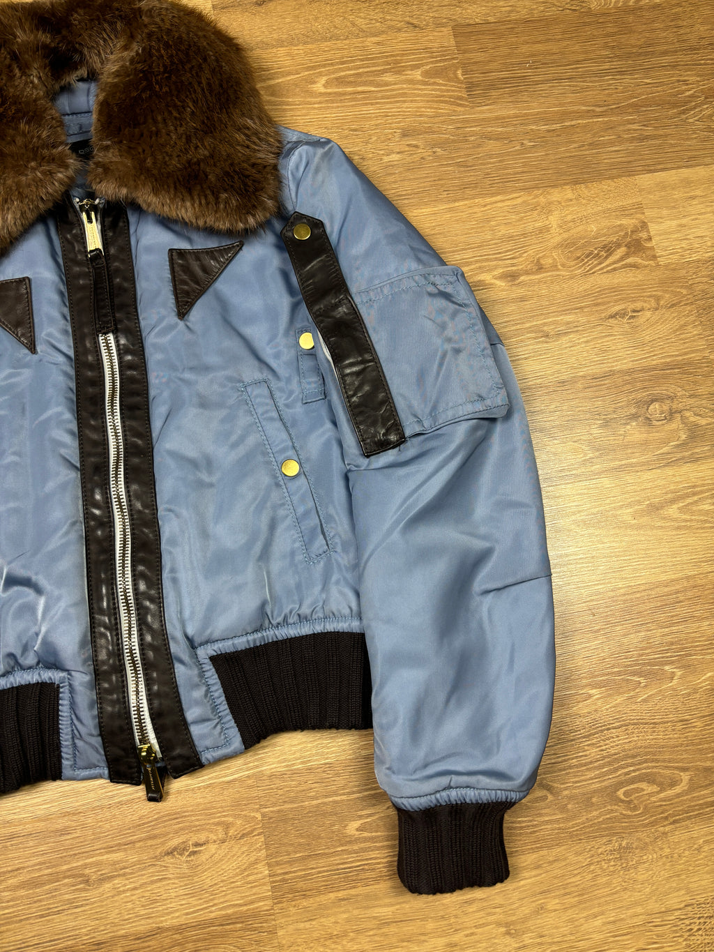 Chaqueta bomber con cuello de piel Dsquared2 de la pasarela AW2004