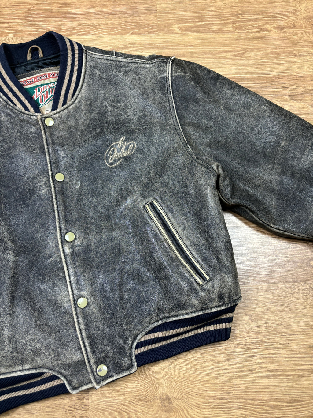 Chaqueta universitaria de cuero envejecido Diesel de los 2000