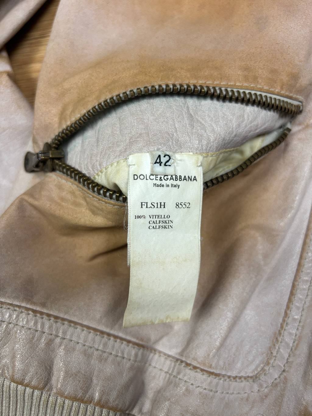 Chaqueta de piel de becerro de Dolce & Gabbana de los 2000, desteñida, con múltiples cremalleras