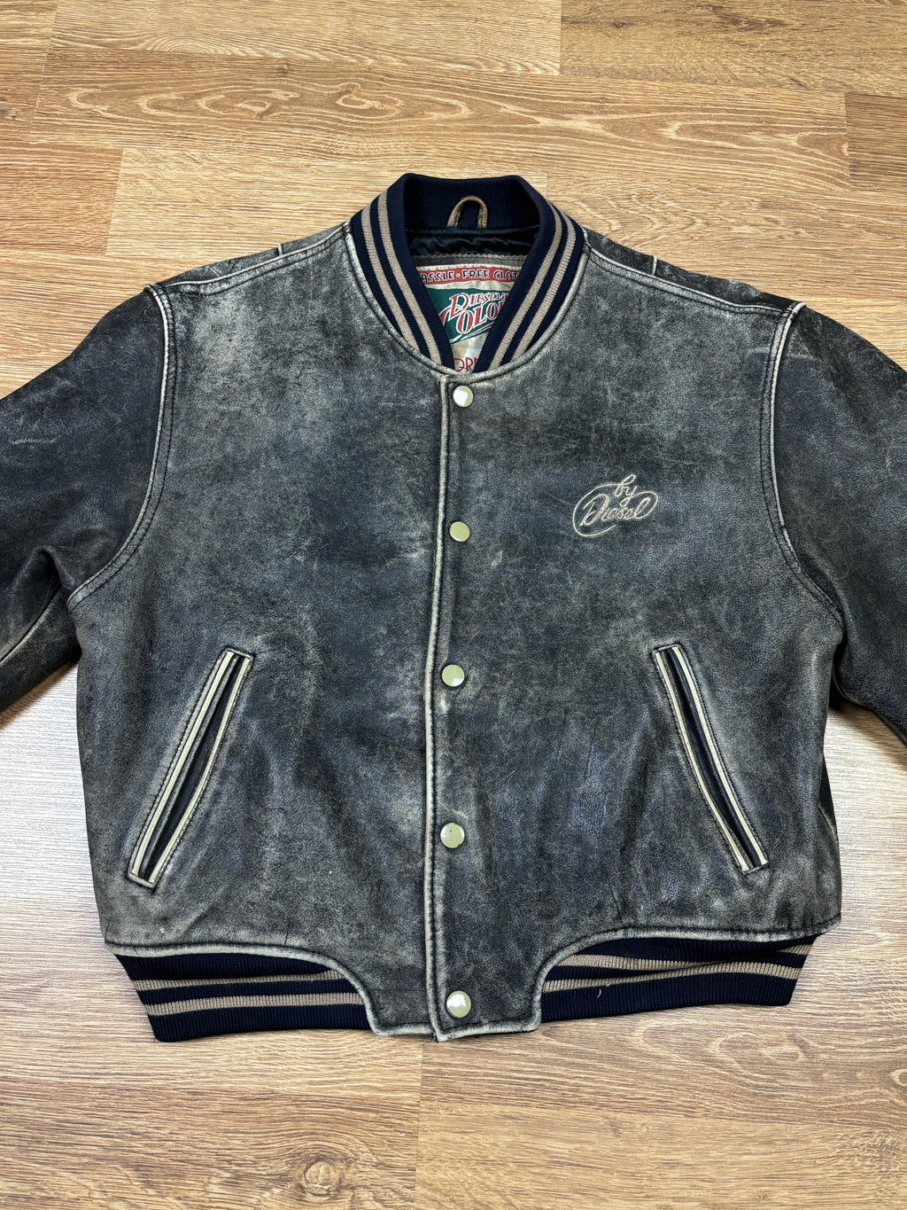 Chaqueta universitaria de cuero envejecido Diesel de los 2000