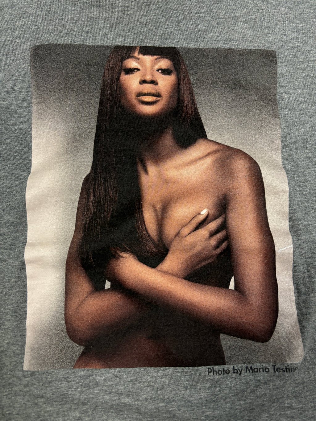 Camiseta gráfica D&G Naomi Campbell de los 2000
