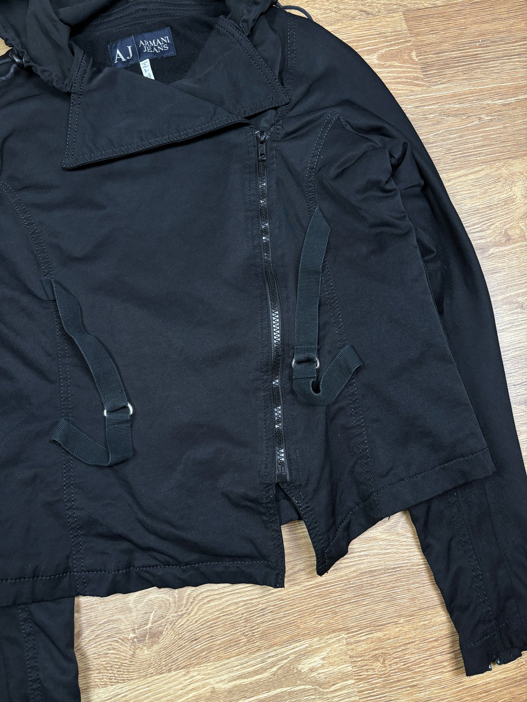 Chaqueta con capucha y cremallera técnica asimétrica Armani Jeans de los 2000
