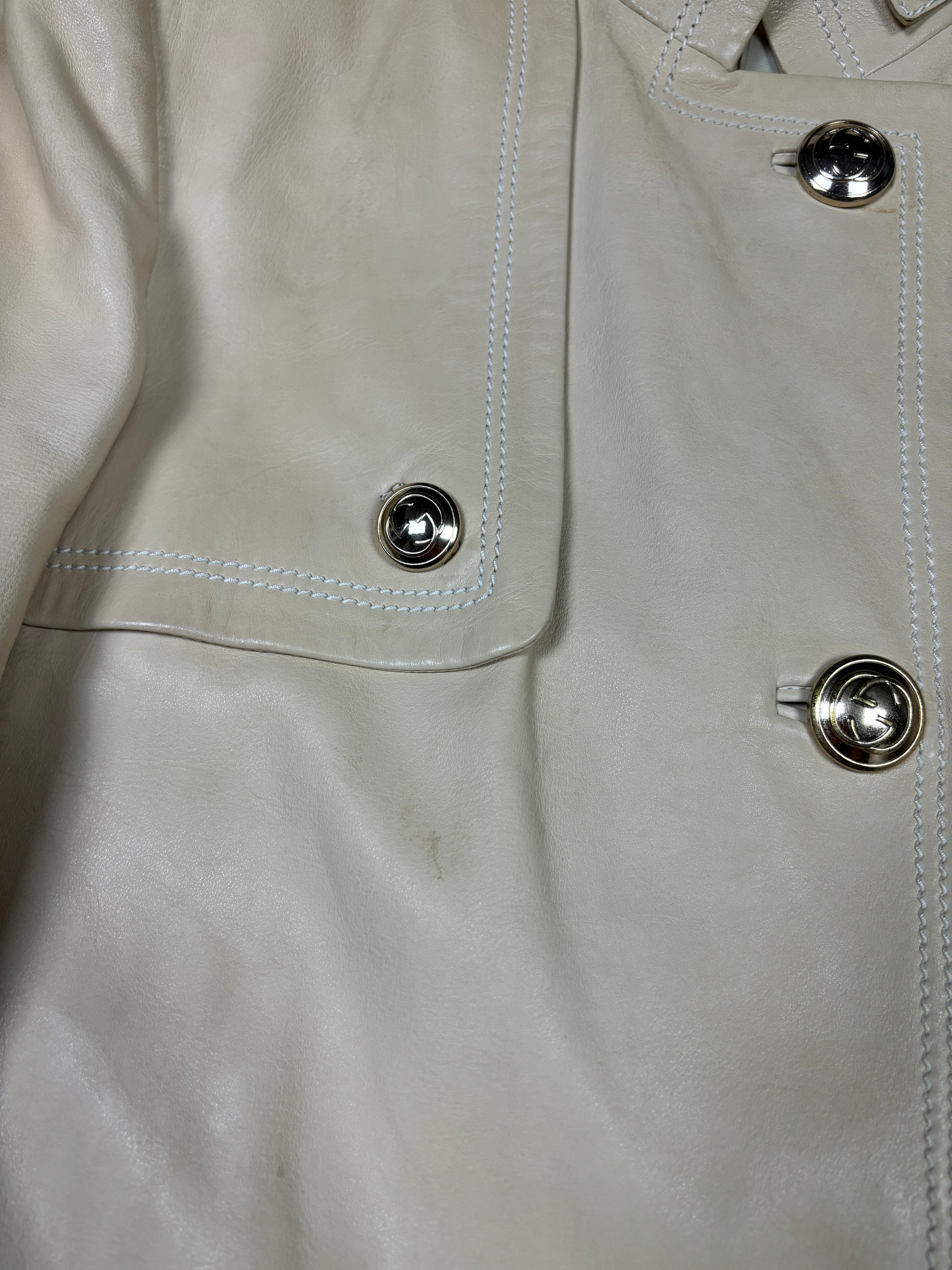 Abrigo de cuero color crema Gucci de los 2000