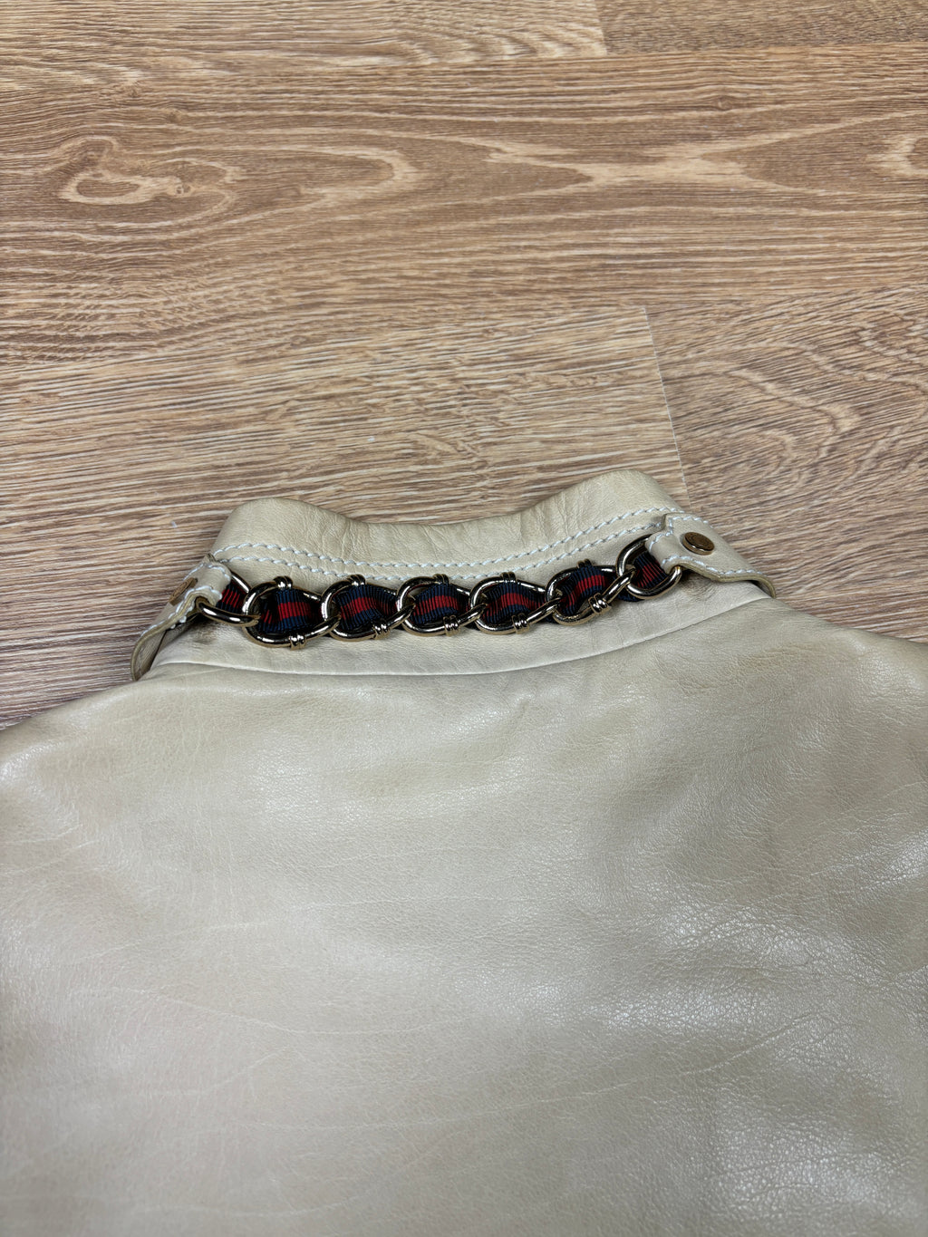 Abrigo de cuero color crema Gucci de los 2000
