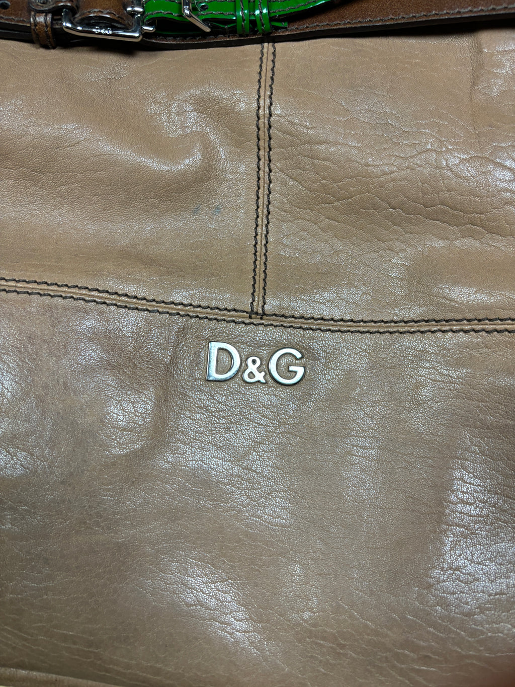 Bolso de hombro de cuero marrón de Dolce & Gabbana de los años 2000 con detalle de correa
