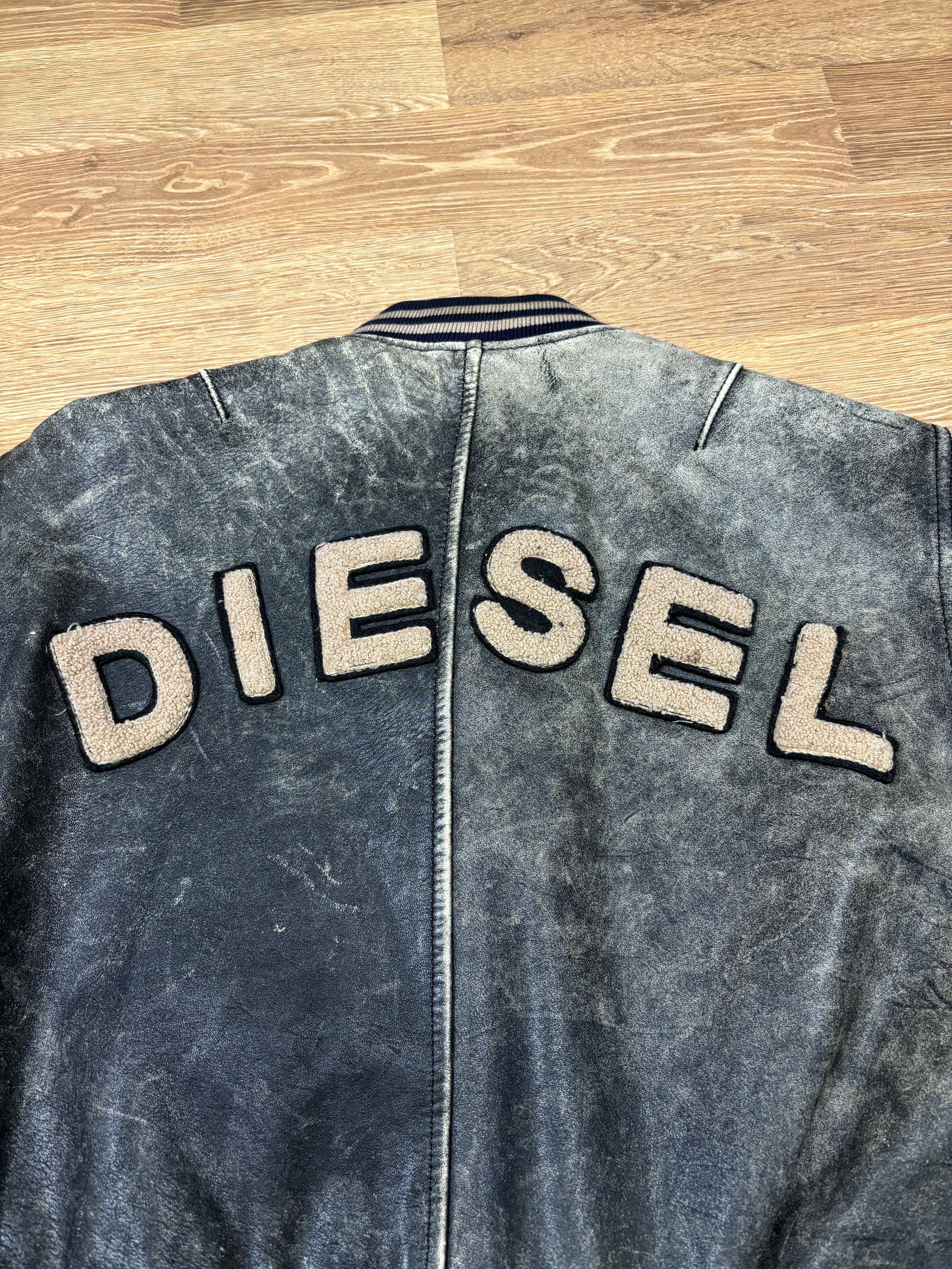 Chaqueta universitaria de cuero envejecido Diesel de los 2000