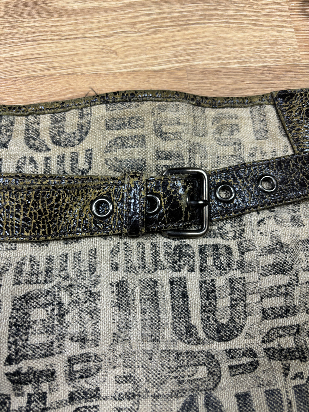 Bolso de hombro Miu Miu de lona y piel craquelada con logo
