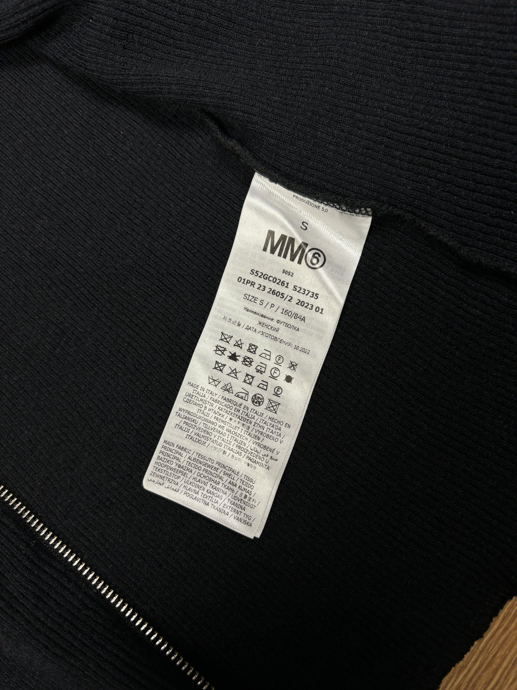 Suéter de punto con cremallera y logo MM6 de Maison Margiela