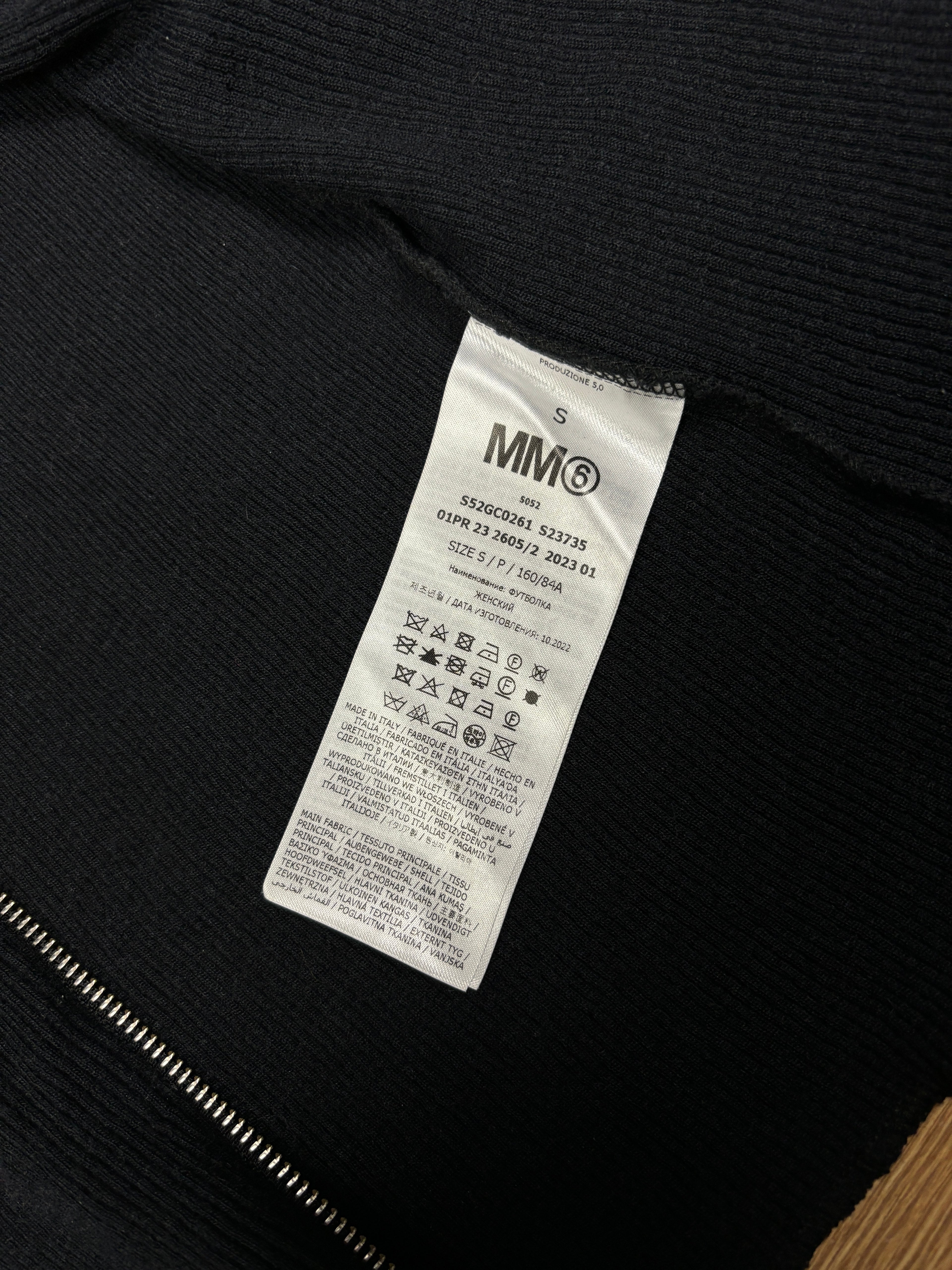 Suéter de punto con cremallera y logo MM6 de Maison Margiela