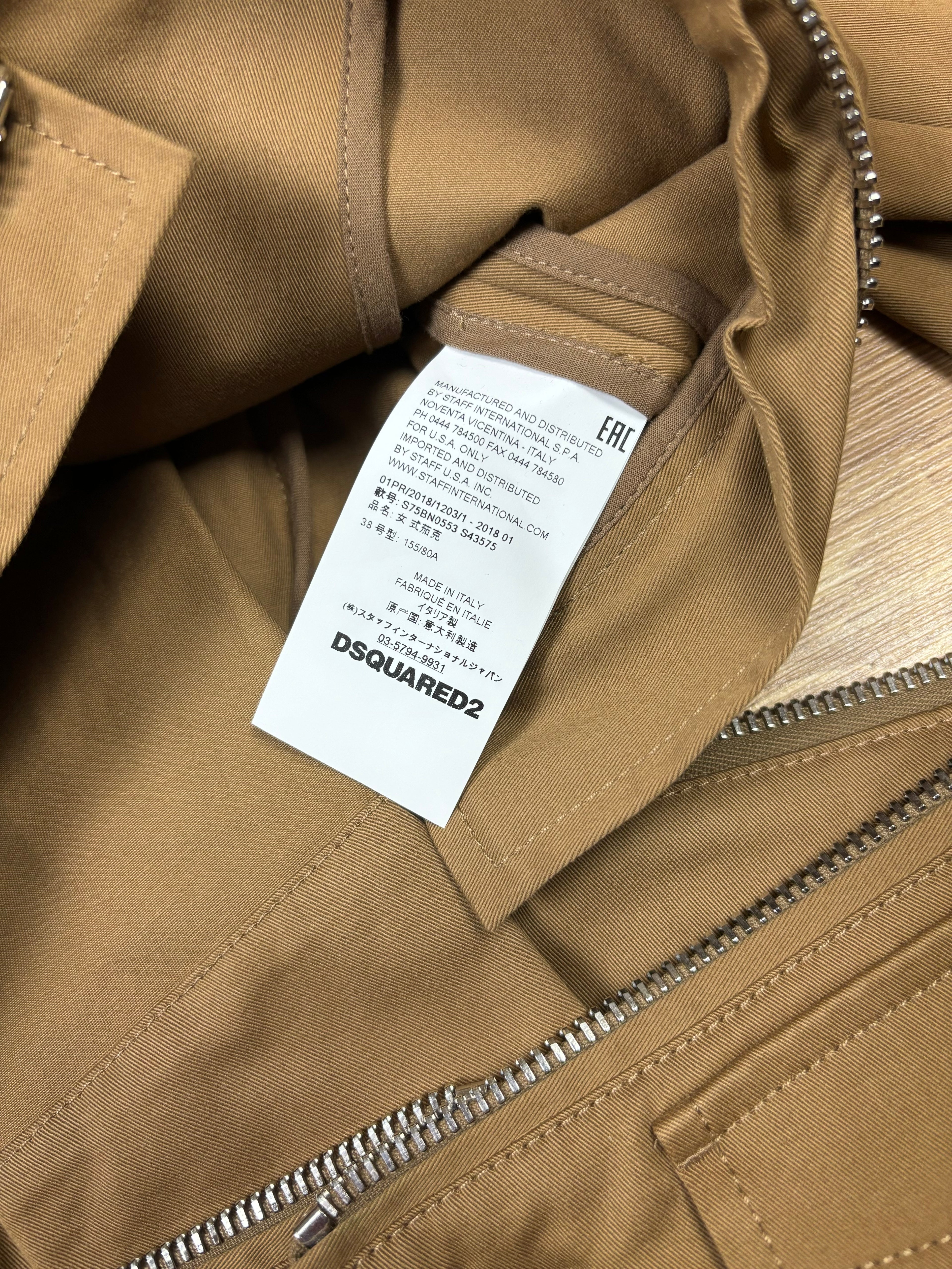 Chaqueta utilitaria Dsquared2 con múltiples bolsillos y espalda tipo corsé