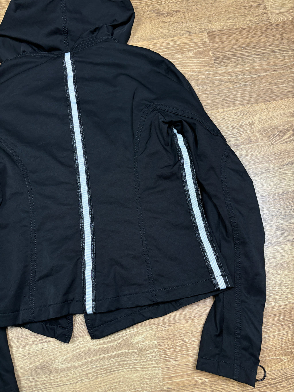 Chaqueta con capucha y cremallera técnica asimétrica Armani Jeans de los 2000