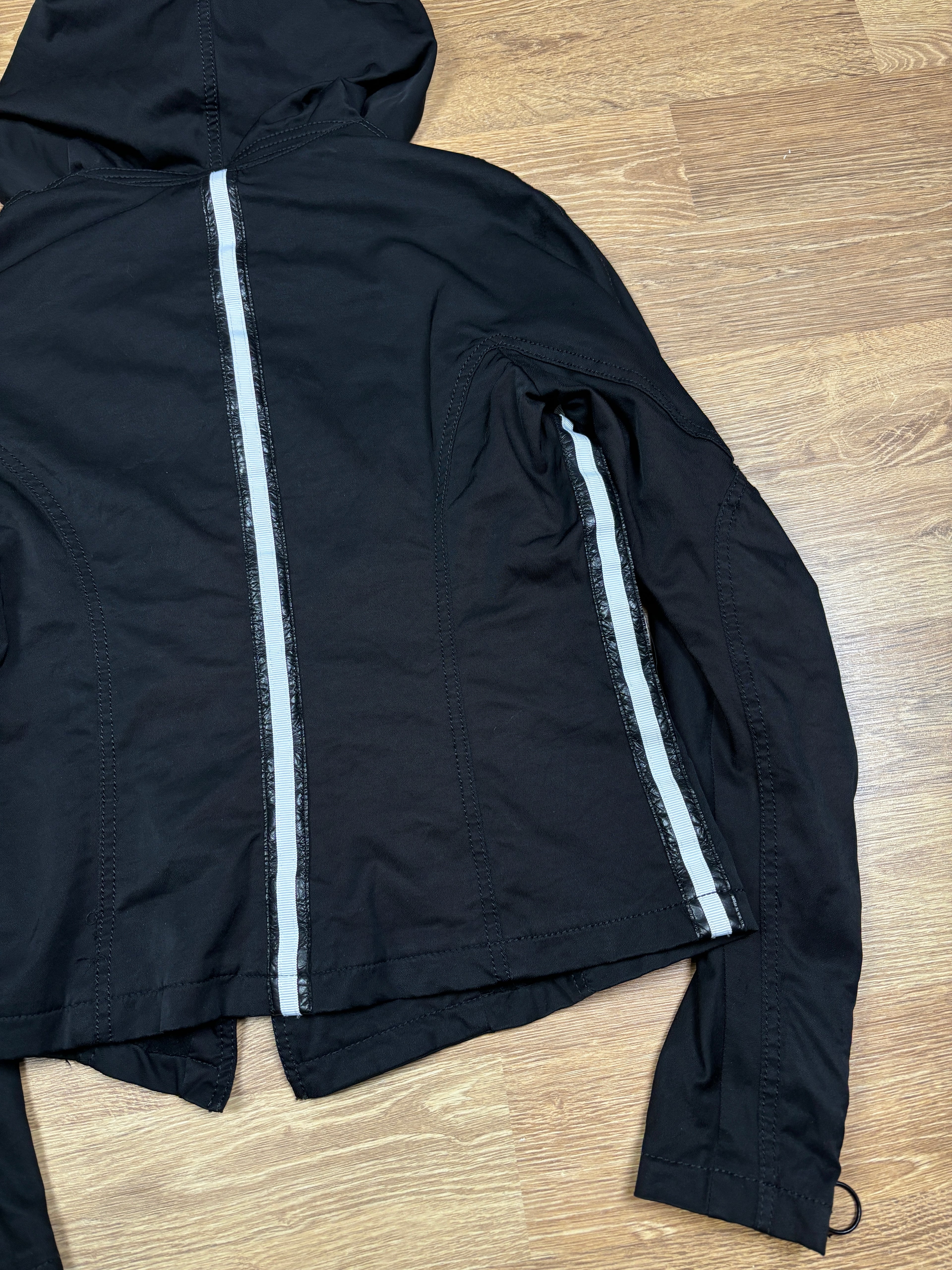 Chaqueta con capucha y cremallera técnica asimétrica Armani Jeans de los 2000